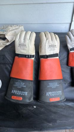 SALISBURY Electrical-Insulating Glove size 10