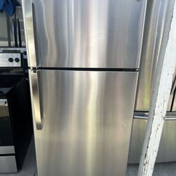 GE refrigerator Upright Frezzer 