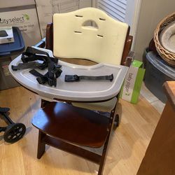 Abiie Beyond Jr Y High Chair 