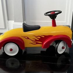 Schyllings Roadster Kids Ride On Car 