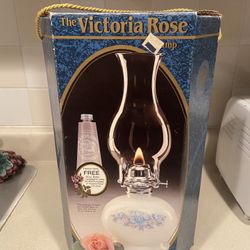 Victoria Rose Oil Lamp