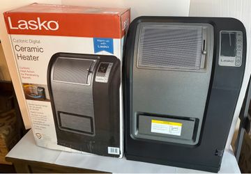 Lasko Cyclonic Digital Ceramic Heater Model CC24849. Seldom Used