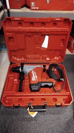 Milwaukee Corded Rotary Hammer Drill with Case