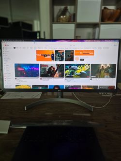 LG 29" UltraWide Monitor IPS FreeSync HDR10 - Like New