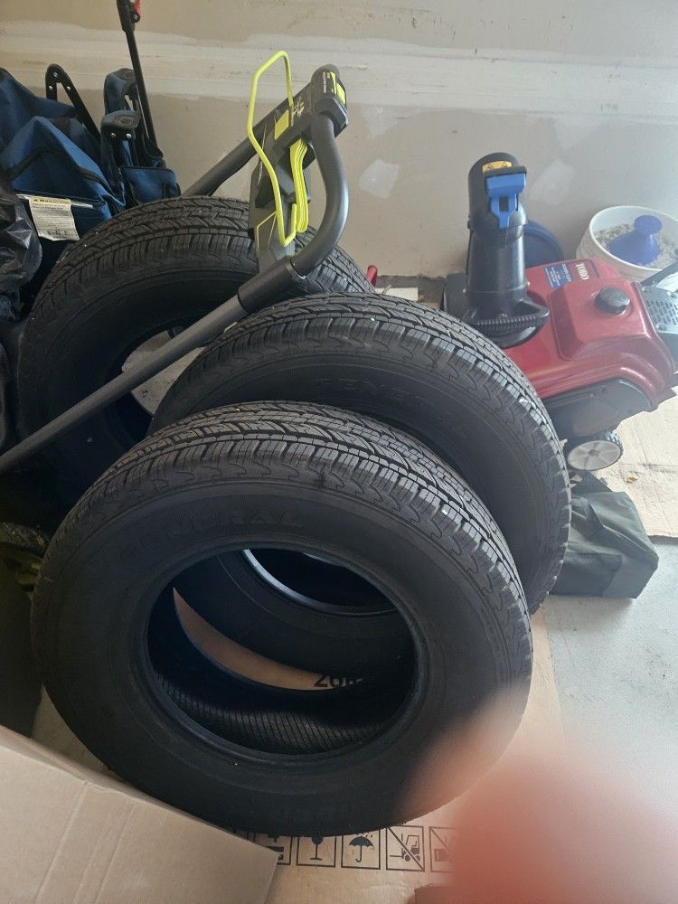 2024 Chevrolet Silverado 1500 Stock Tires Brand New 4 R 17"