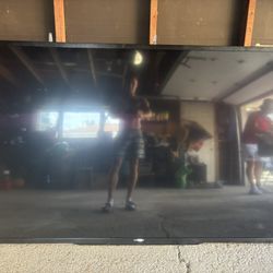 Sharp Aquos TV 84x48inch