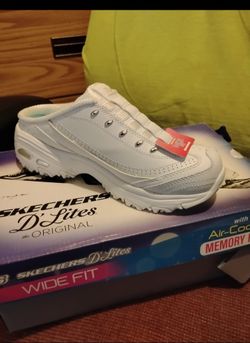 5.5 Sketchers Memory Foam Slip On Shoes