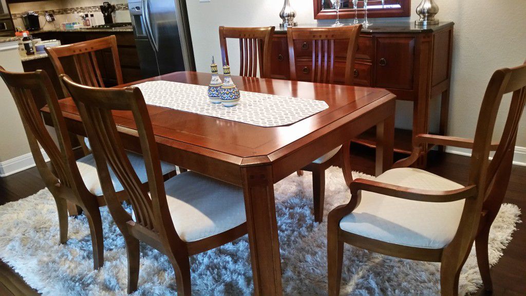 Authentic Thomasville  Dining Set, Granite Buffet included