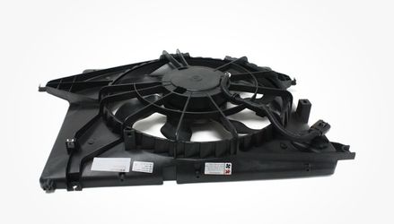 Cooling fan hyundai santa fe 2013 to 2018