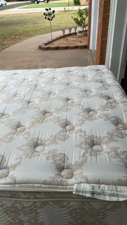 Queen size bed