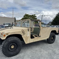 2009 Humvee  54k miles 6.5 diesel engine  4 speed auto  2 soft doors  Power steering  70 mph on freeway  Easy to drive  253-444-7219 Parks-motors. Com