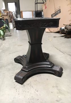 Dining pedestal