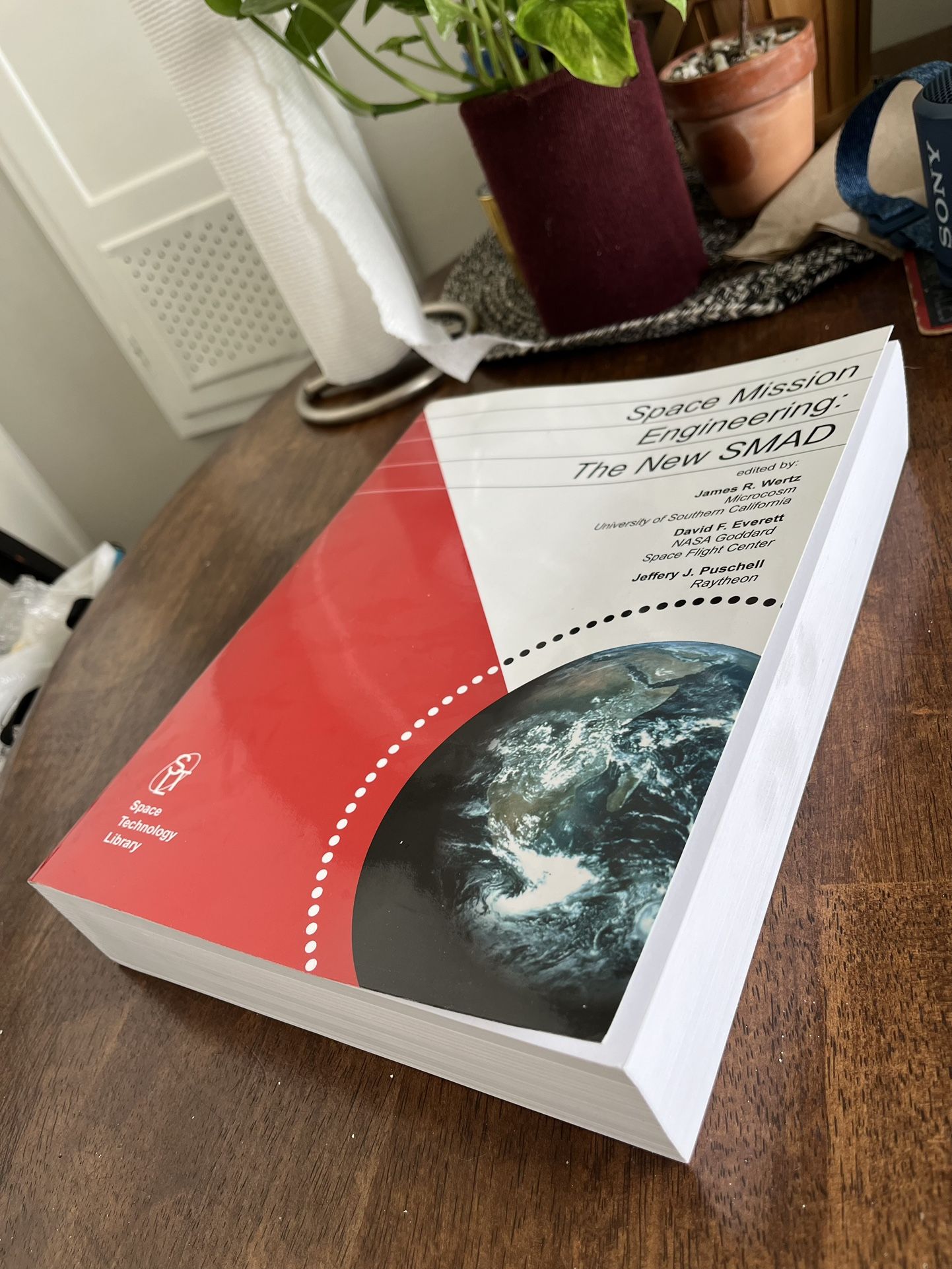 洋書 Space Mission Engineering: The New SMAD Space Mission Engineering : The New SMAD - Space Tech Wertz