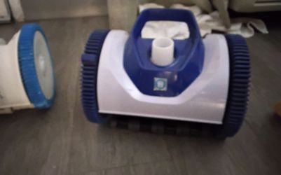 Hayward AquaNaut 250 Pool Vacuum