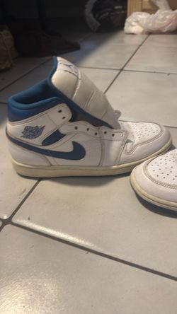 Jordan 1 mid