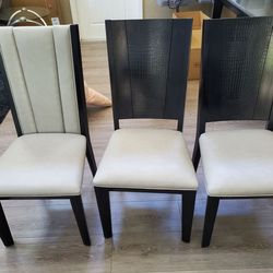 Very Nice 6 chair Dining Set with Buffet