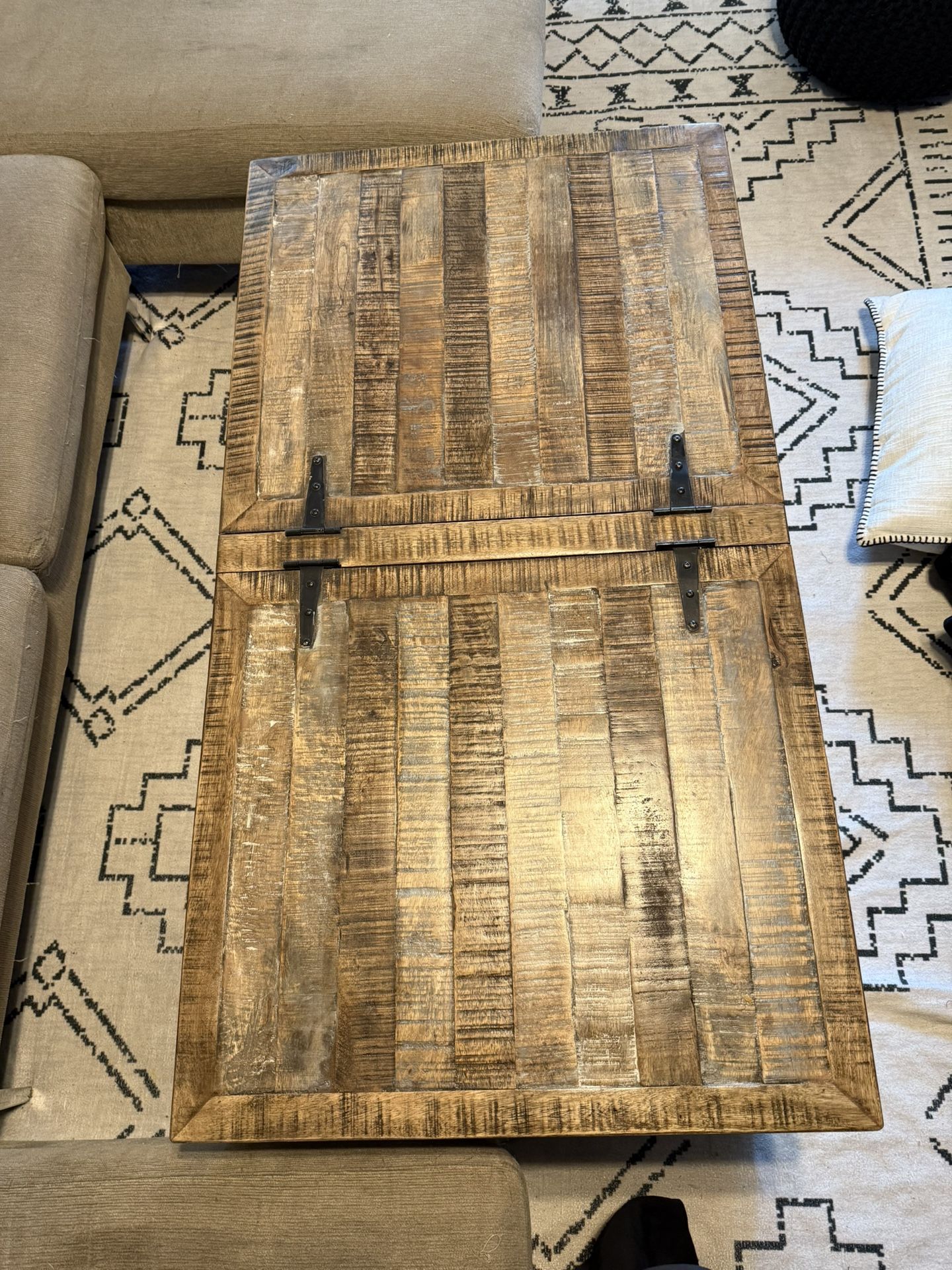 Coffee table With storage For Sale