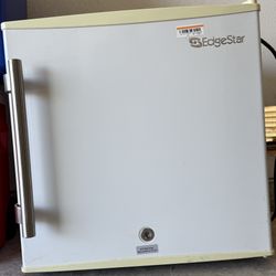 Small Refrigerator 1.7 CFT 
