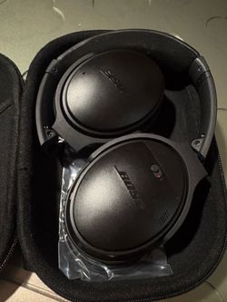 Bose QuietComfort Wireless Headphones with Case