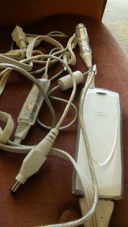 igo juice 70 laptop power supply with some accessories