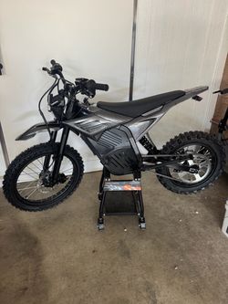 Electric Dirt Bike Carbon Fiber Style