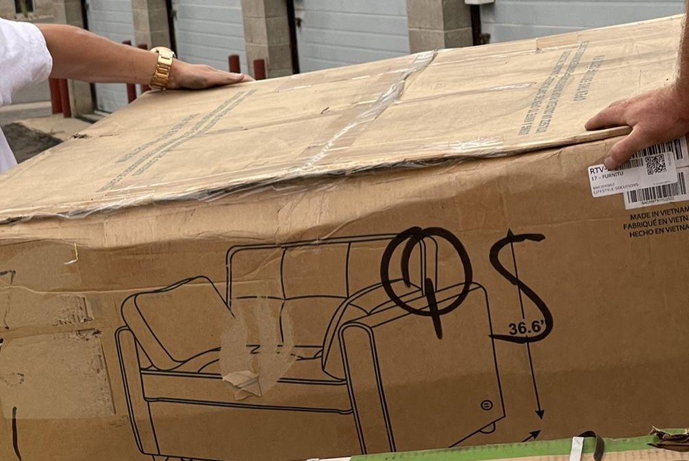 New in box pull out Bed couch