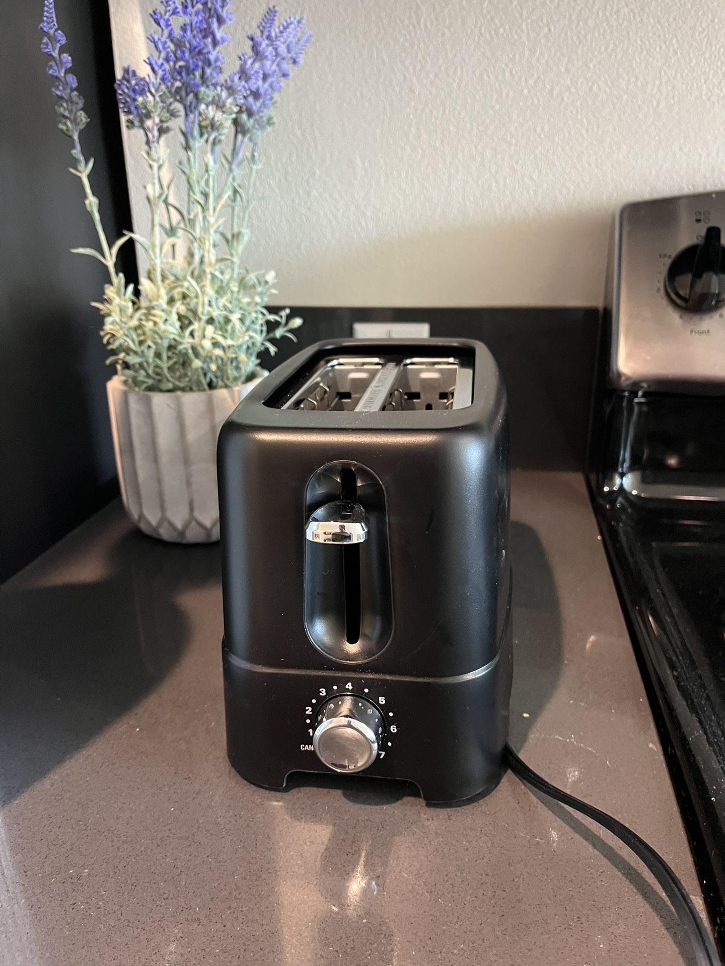 Black 2-Slice Toaster