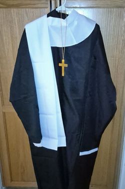 Plus Size Halloween Priest costume ⛪️