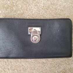Michael Kors Zip Around Wallet
