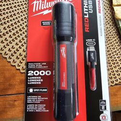 Milwaukee REDLITHIUM USB Flashlight Kit 2000 Lumen Slide Focus, rechargeable,  New, firm