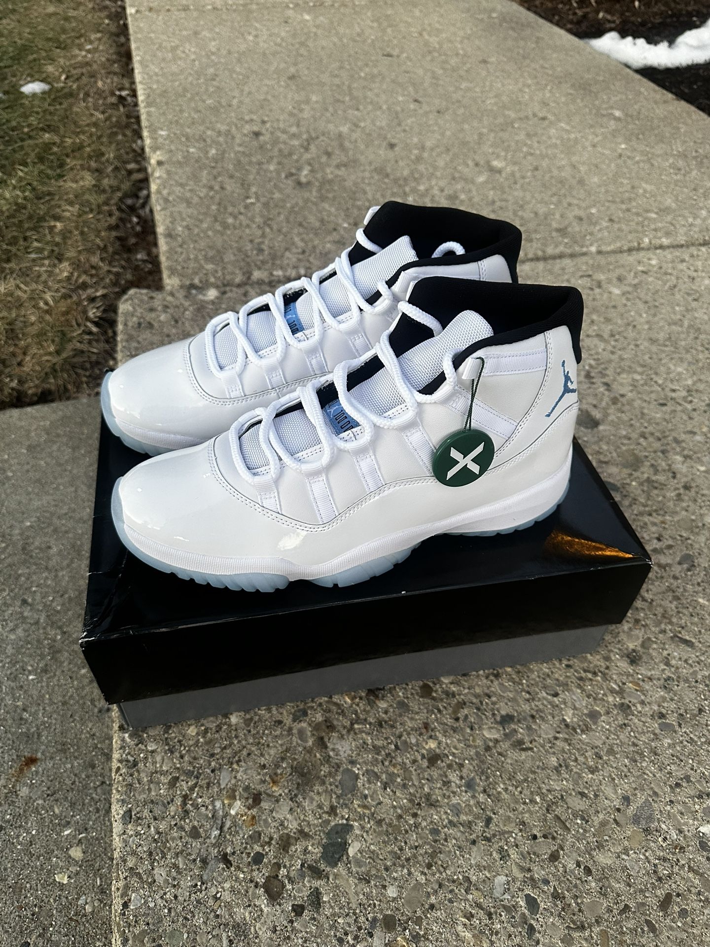 Jordan 11 Legend Blue Size 11