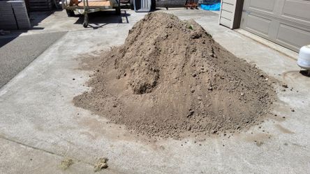 FREE Dirt topsoil