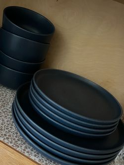 Plates and bowls set