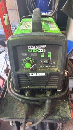 Titanium Stick 225 Welder