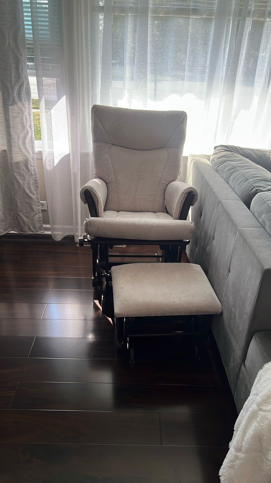 Storkcraft Tuscany Glider and Ottoman
