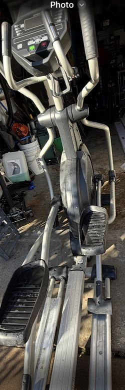 Spirit CE 800 Elliptical