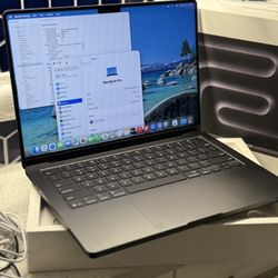 2025 Apple MacBook Pro 14” M5 16GB Ram Finance Avaiable