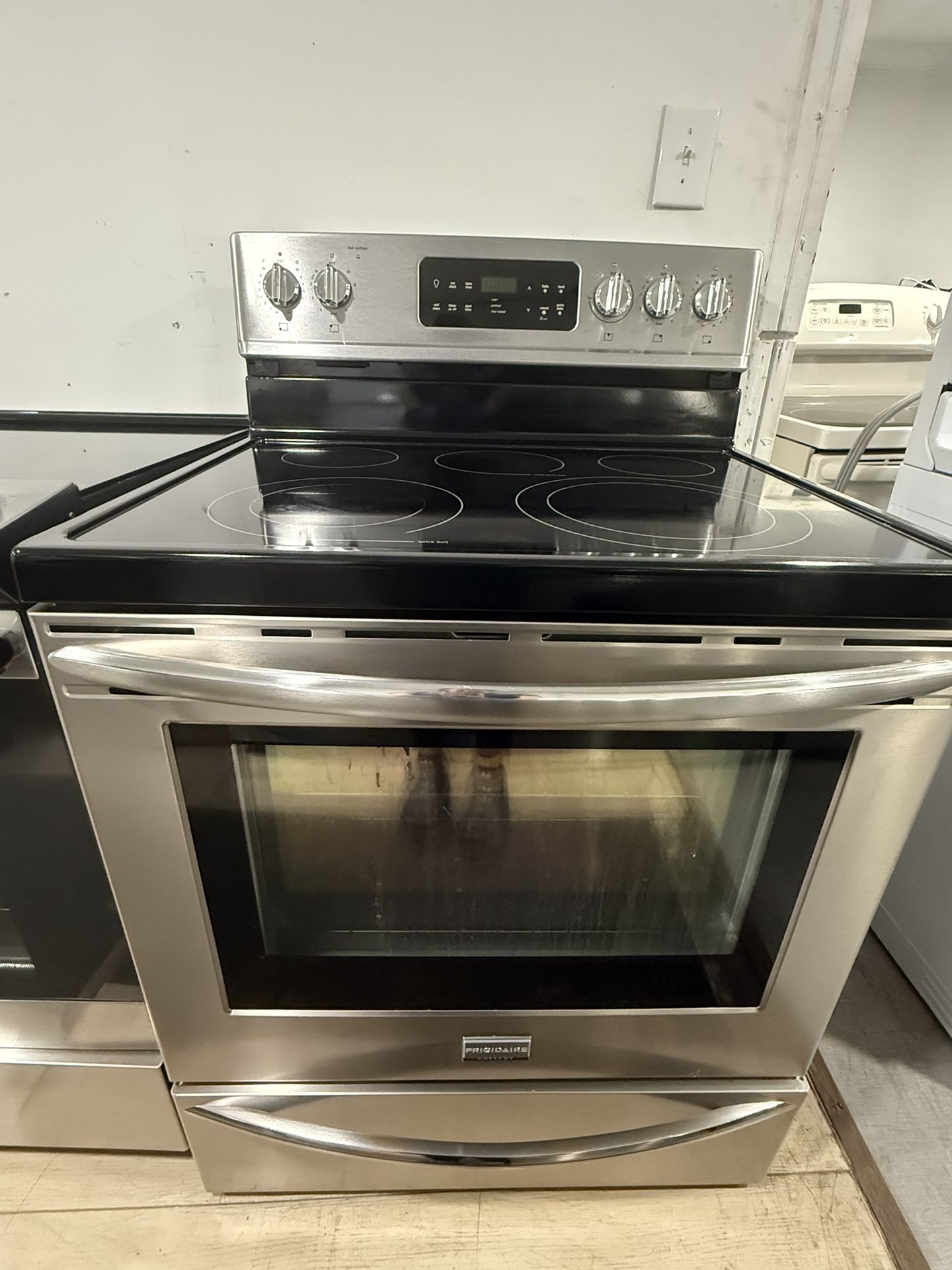 Frigidaire Electric Stove