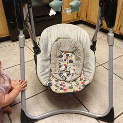 Graco Baby Swing