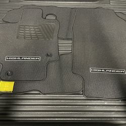 Toyota OEM Carpet Floor Mats - Black - with Third Row