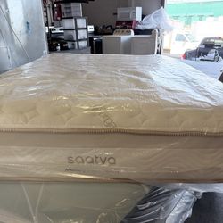 💥Queen mattress Saatva memory foam hybrid 💥