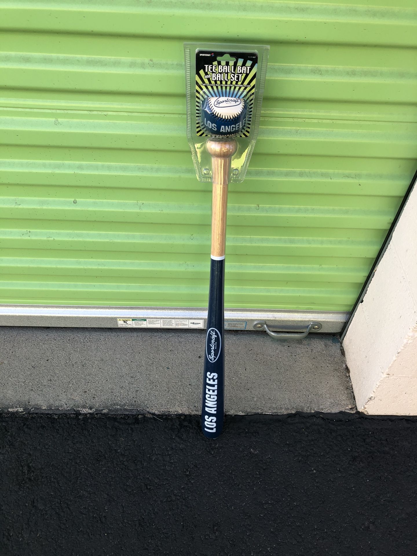 Los Angeles Dodgers Baseball & Bat