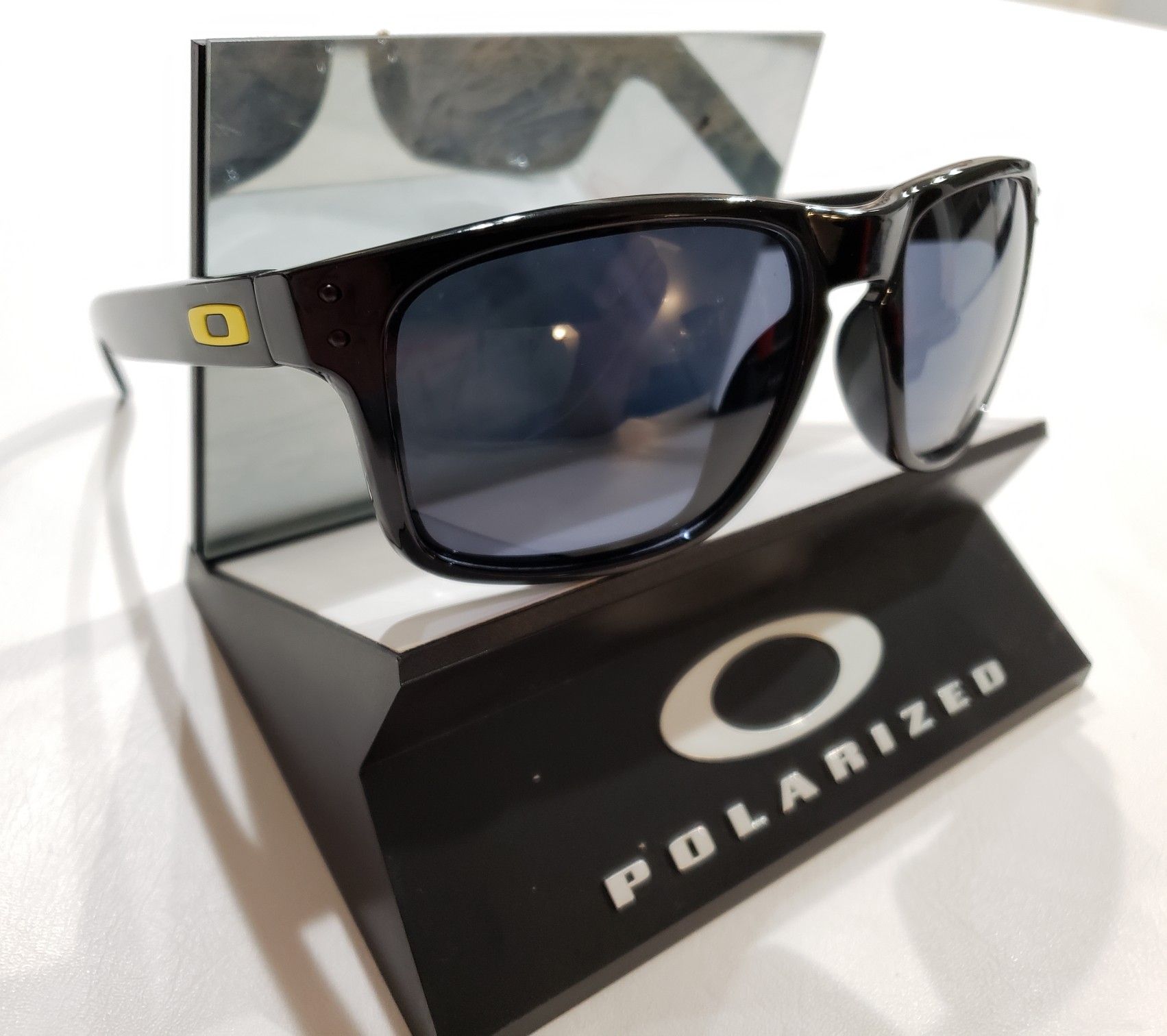 Oakley Holbrook Sunglasses Polished Black / Gray Blue Polarized 9102-11 USA 55-18