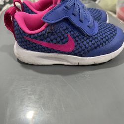 Toddler Nikes Size 6