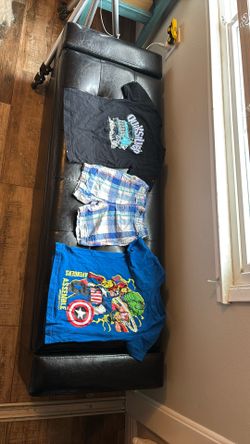 Set 2 Shirts And Pair Of Shorts