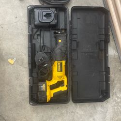 DEWALT 18V cordless reciprocating saw