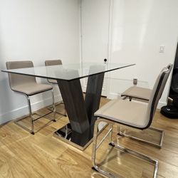 Kendall Glass High Table & 4 Upholstered Barstools