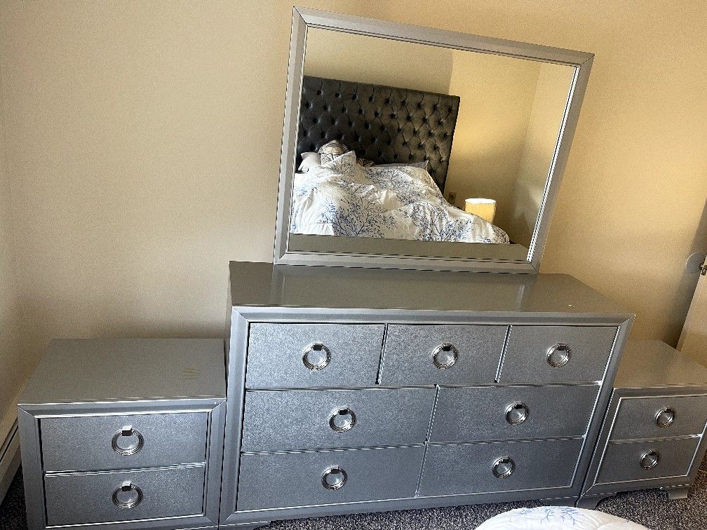 Silver Shimmer Designer Dresser With Mirror Set