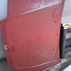 Hood for honda crx 88-91 or civic hatchback $175 price is firm and it’s available
