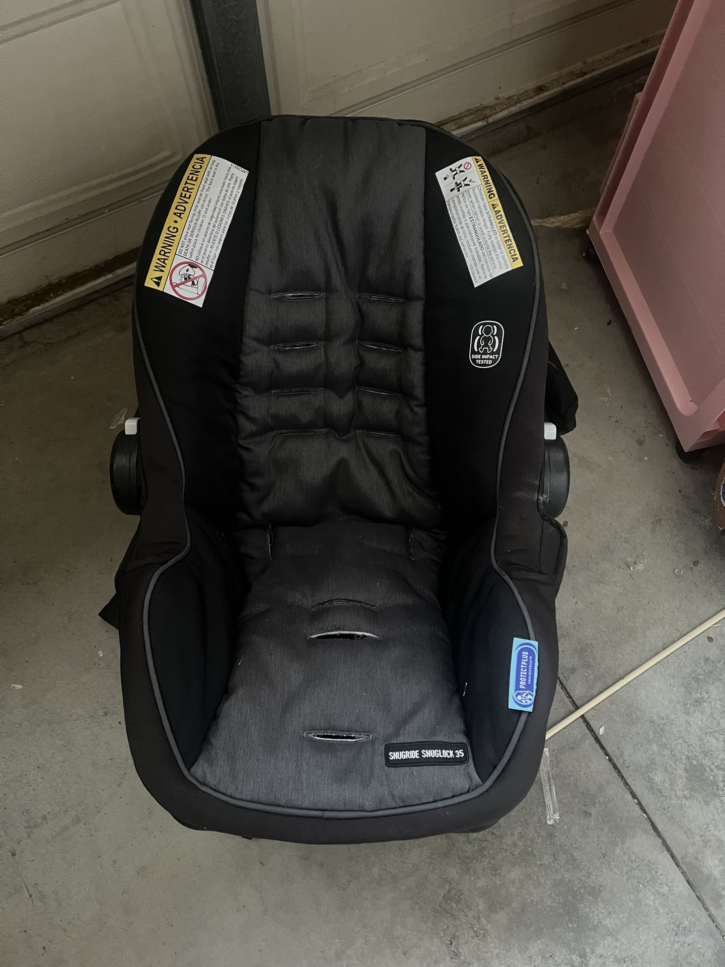 Graco Baby Carseat + Base